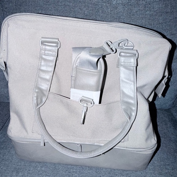 BEIS mini weekender in Grey - Picture 3 of 4